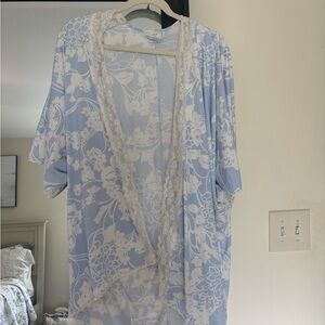 Apt. 9 Blue and White Floral Lace Robe
